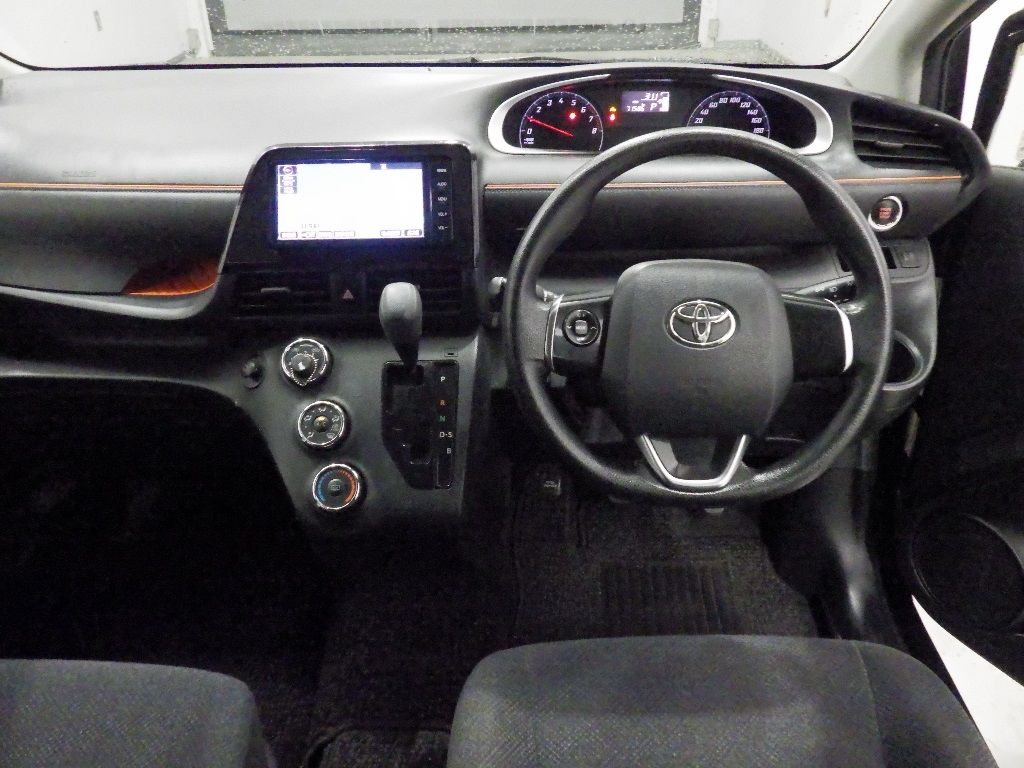 2015 Toyota Sienta X auction photo 3
