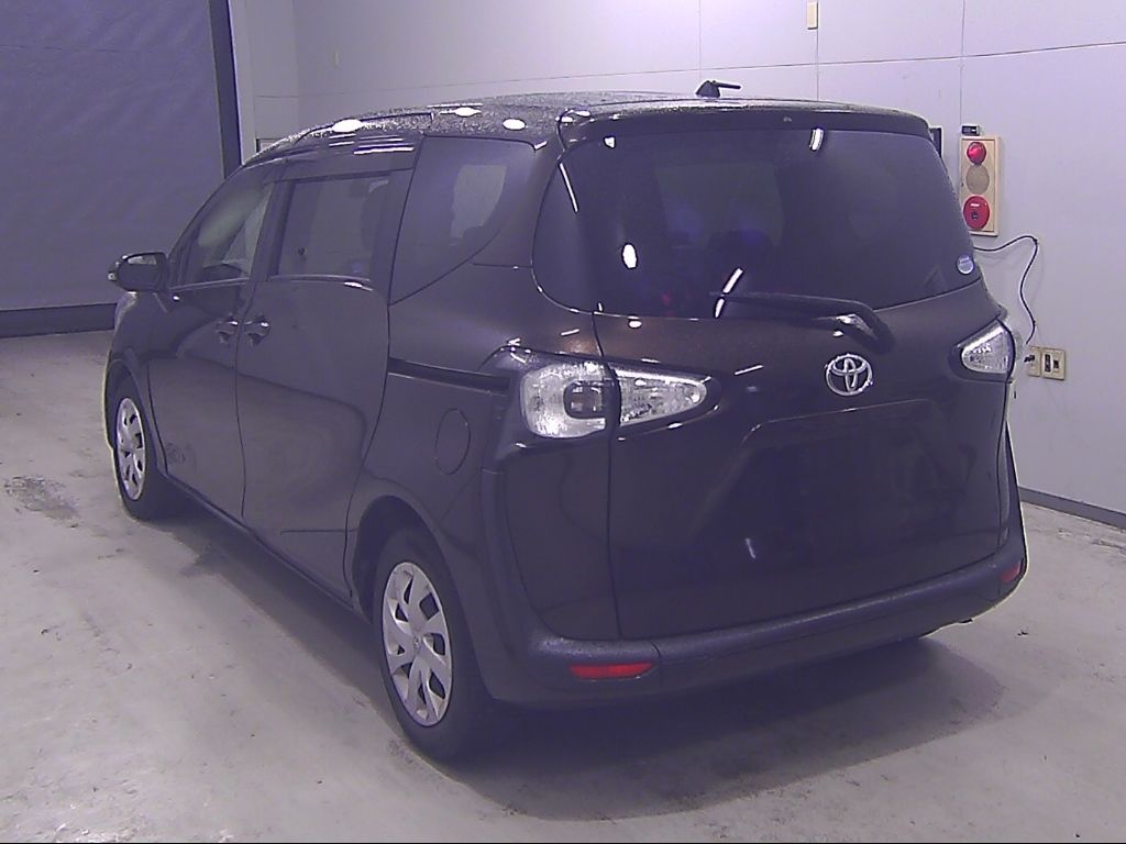 2015 Toyota Sienta X auction photo 5