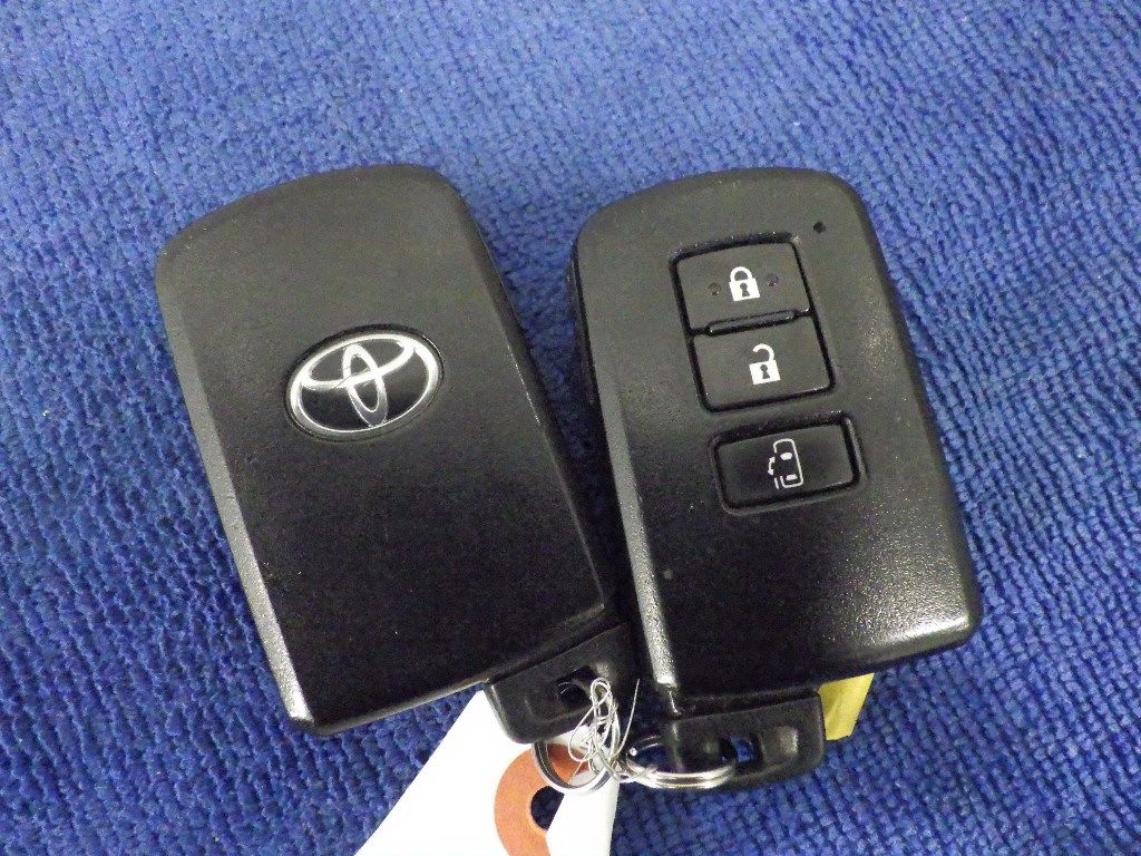 2015 Toyota Sienta X auction photo 12