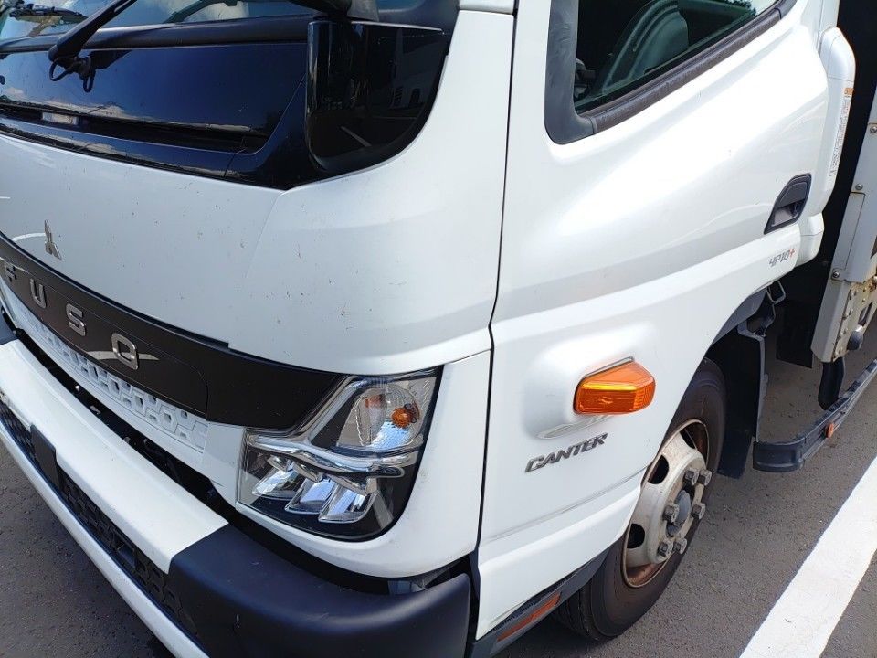 2021 Mitsubishi Fuso Canter auction photo 18