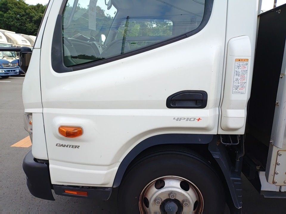 2021 Mitsubishi Fuso Canter auction photo 17