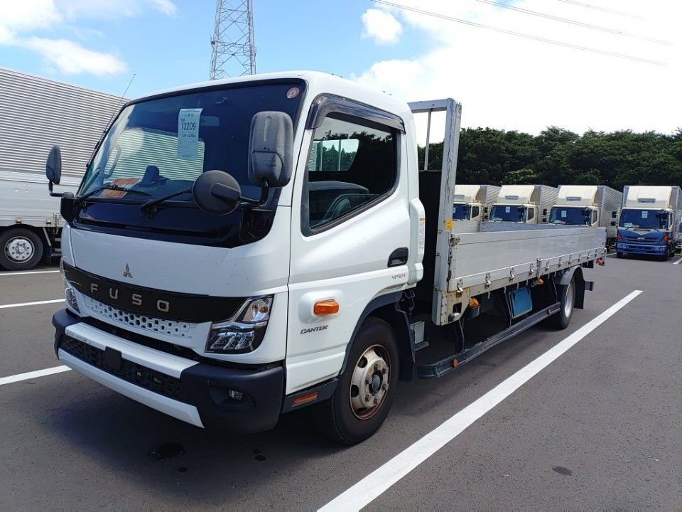 2021 Mitsubishi Fuso Canter Japan auction vehicle