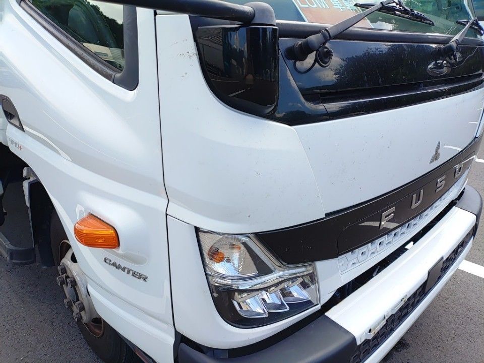 2021 Mitsubishi Fuso Canter auction photo 21