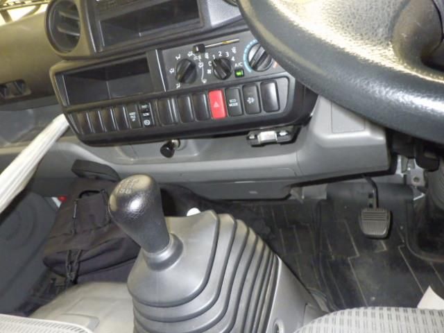 2015 Toyota Dyna バン auction photo 8