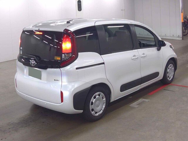 2025 Toyota Sienta ハイブリッドG auction photo 5