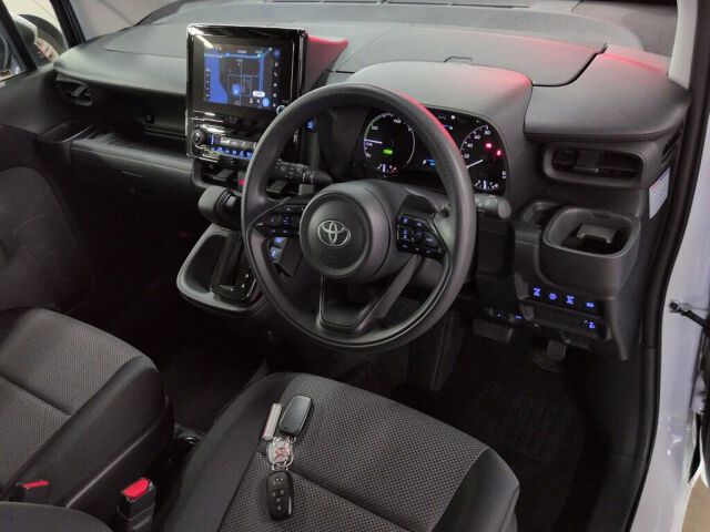 2025 Toyota Sienta ハイブリッドG auction photo 3