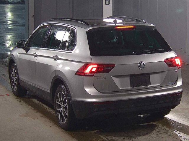 2017 Volkswagen ティグアン TSI Comfortline auction photo 2