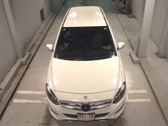 2016 Mercedes-Benz B-Class B180 auction photo 6