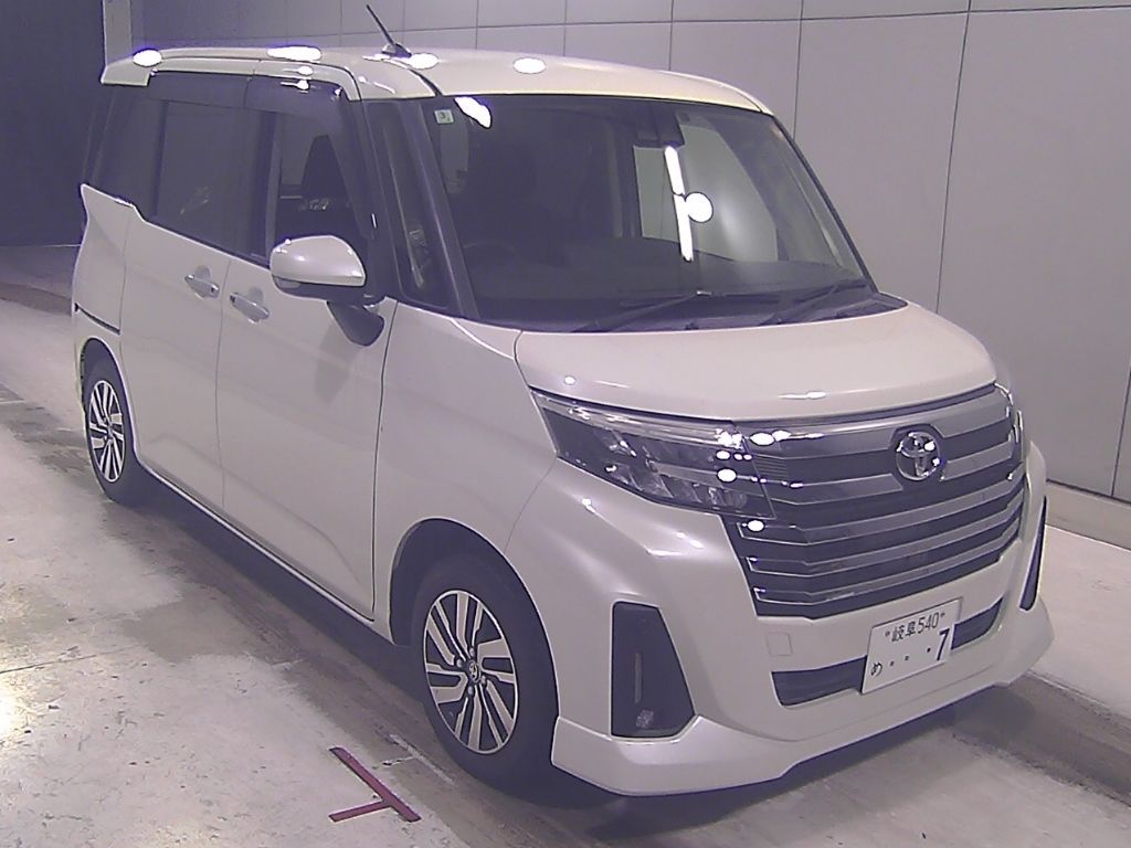 2022 Toyota Roomy Custom G Japan auction vehicle