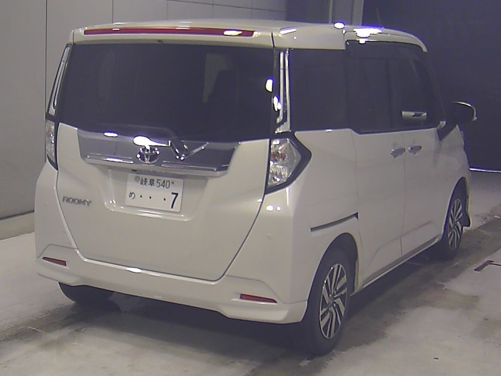 2022 Toyota Roomy Custom G auction photo 2