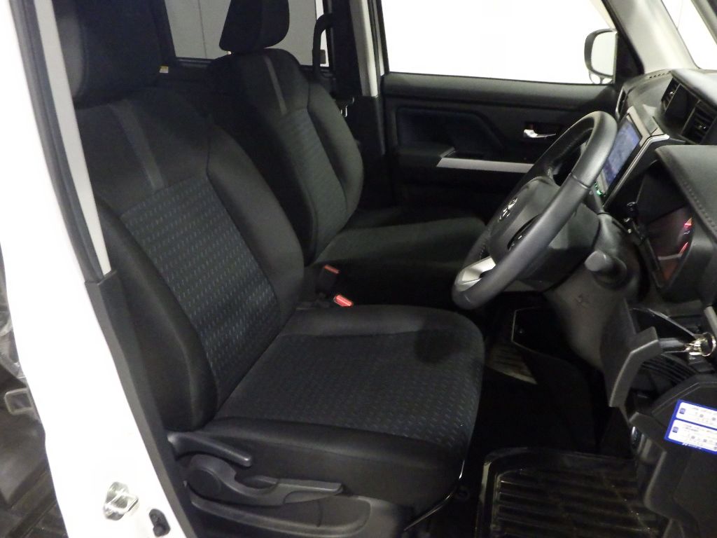 2022 Toyota Roomy Custom G auction photo 6