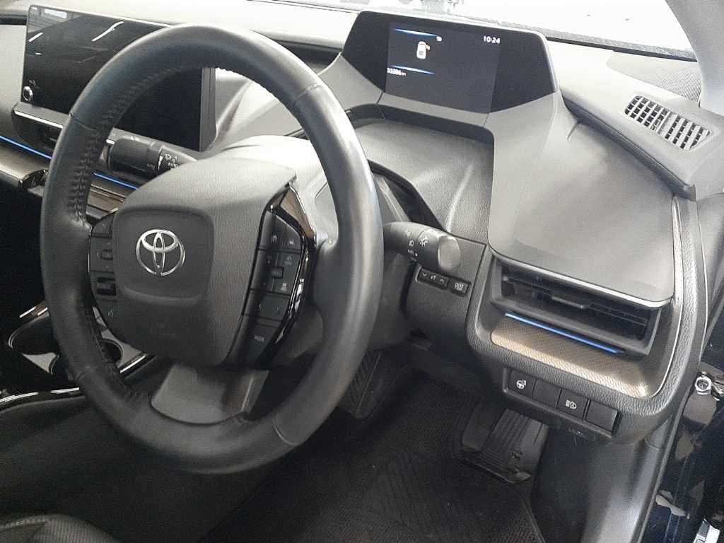 2023 Toyota Prius PHEV Z auction photo 9