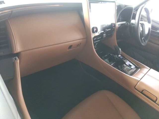 2025 Toyota Vellfire Z Premier auction photo 3