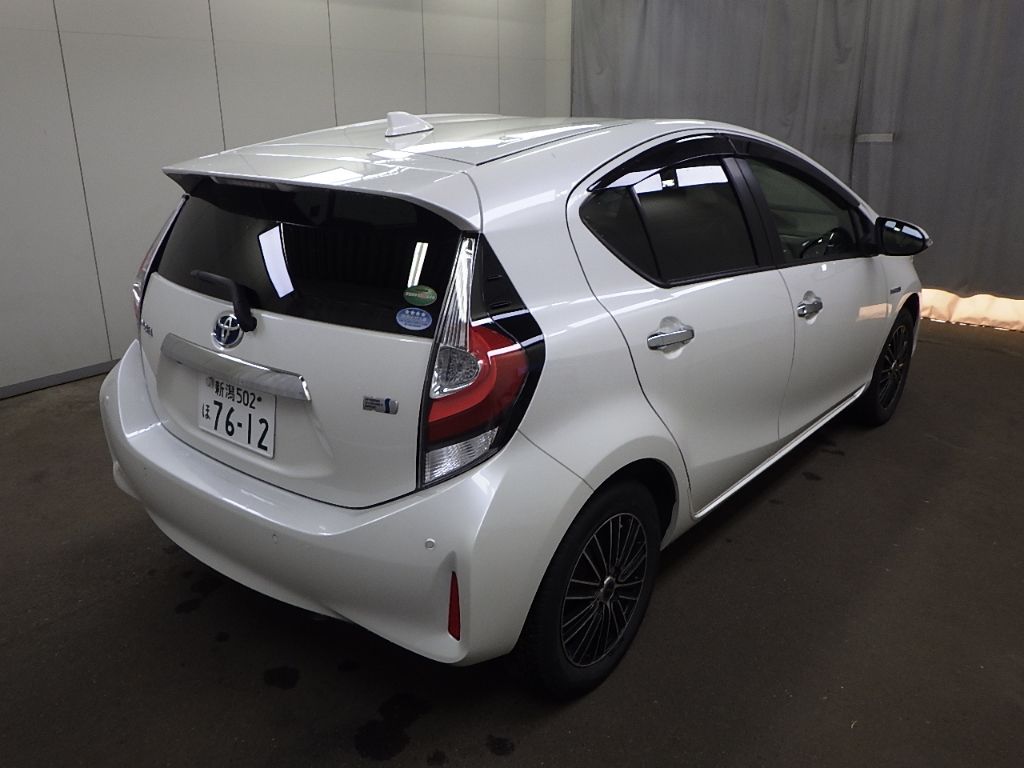 2018 Toyota Aqua S Style Black auction photo 2