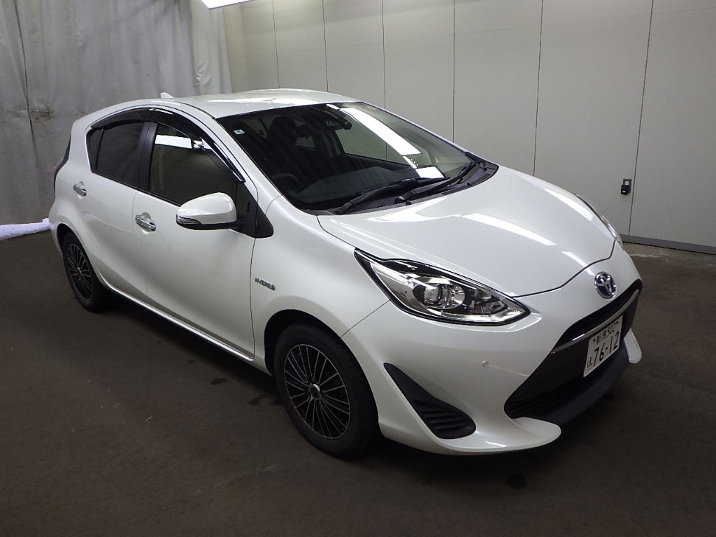 2018 Toyota Aqua S Style Black Japan auction vehicle