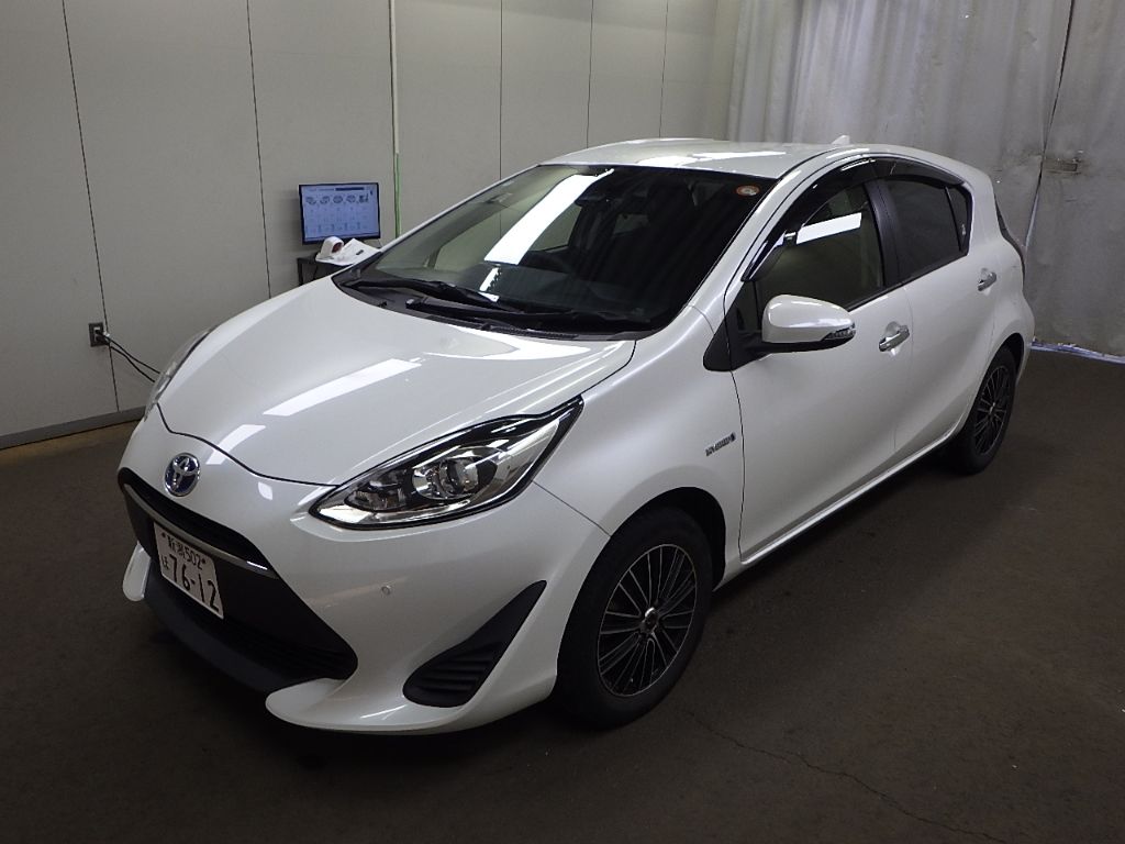 2018 Toyota Aqua Sスタイルブラック auction photo 4