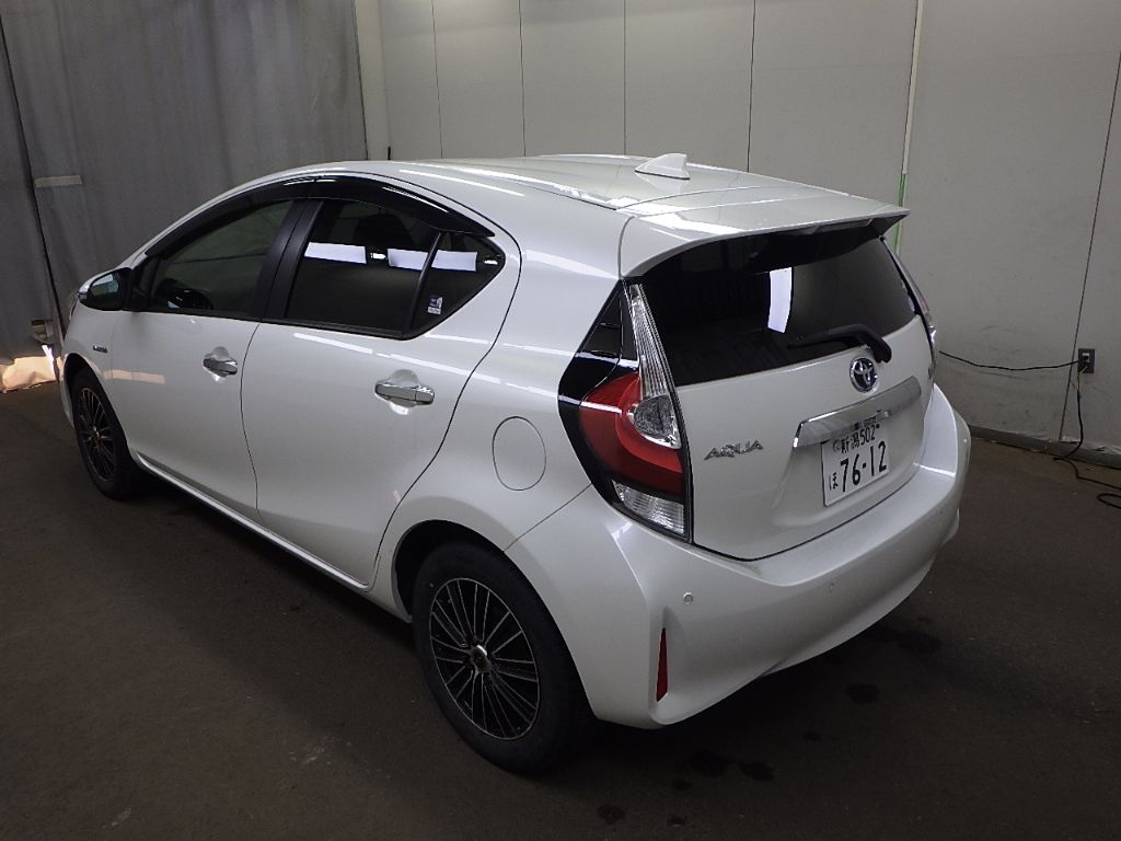2018 Toyota Aqua Sスタイルブラック auction photo 5