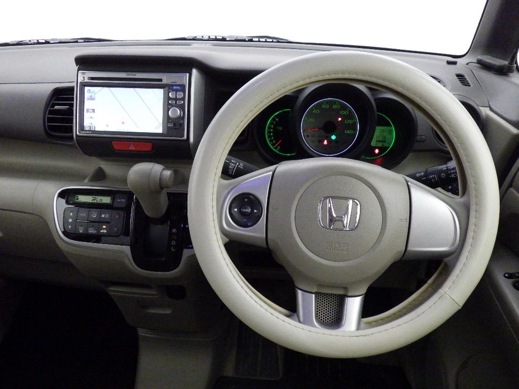 2011 Honda N-BOX 4WD G Lパッケージ auction photo 3