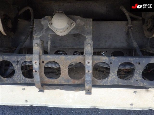 2002 Isuzu Forward 3.9t auction photo 9