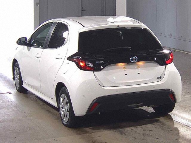 2021 Toyota Yaris Hybrid X auction photo 2