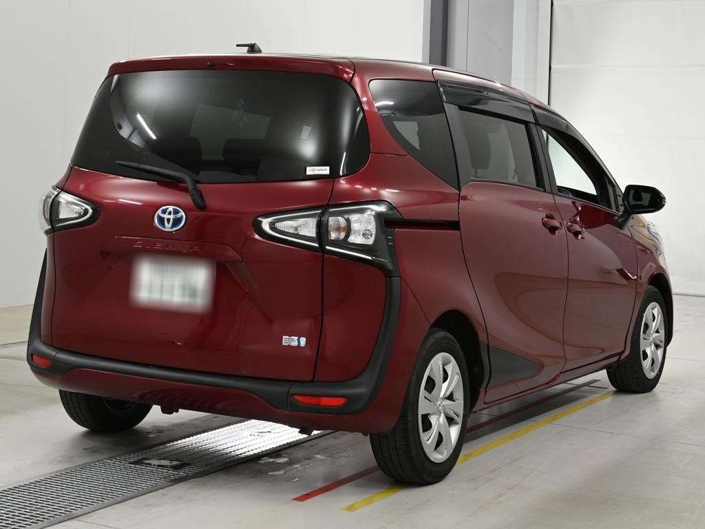 2022 Toyota Sienta ハイブリッドX auction photo 2