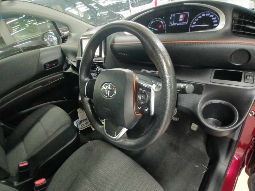 2022 Toyota Sienta ハイブリッドX auction photo 9