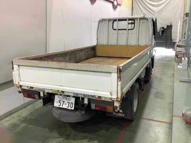 2011 Mitsubishi Fuso Canter 4WD auction photo 2