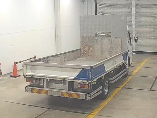 2015 Mitsubishi Fuso Canter Flatbed auction photo 2