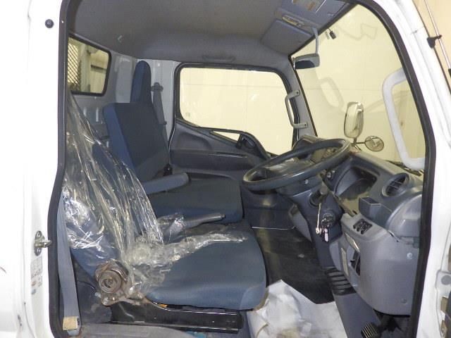 2015 Mitsubishi Fuso Canter Flatbed auction photo 6