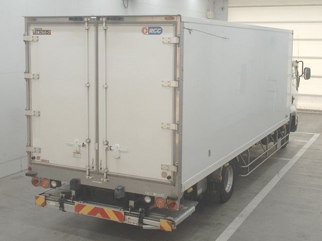 2017 Isuzu Forward Refrigerated and frozen trucks auction photo 2
