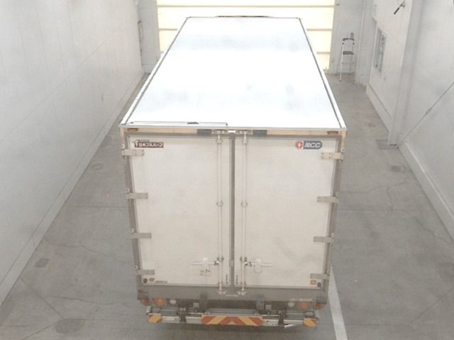 2017 Isuzu Forward Refrigerated and frozen trucks auction photo 3