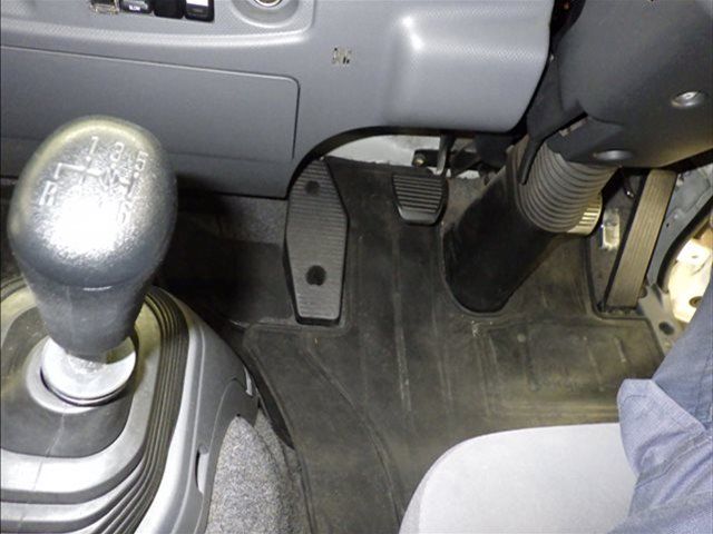 2017 Isuzu Forward Refrigerated and frozen trucks auction photo 8