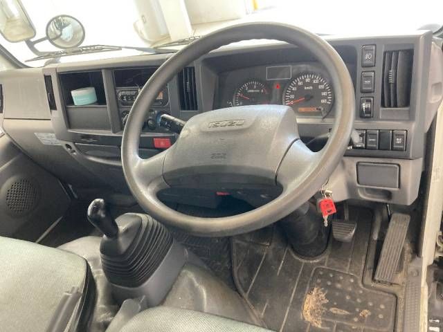 2018 Isuzu Elf * auction photo 2
