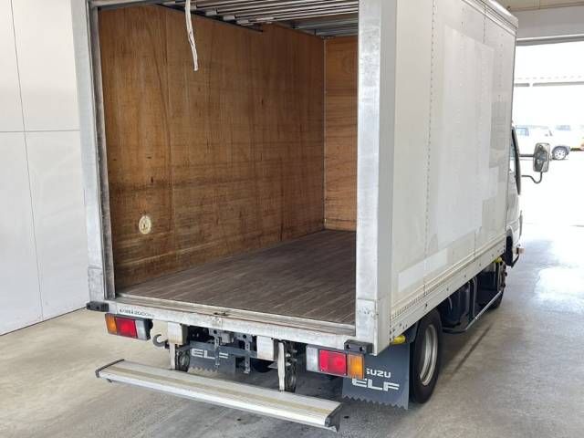 2018 Isuzu Elf * auction photo 3