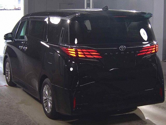 2024 Toyota Alphard Z 4WD auction photo 2