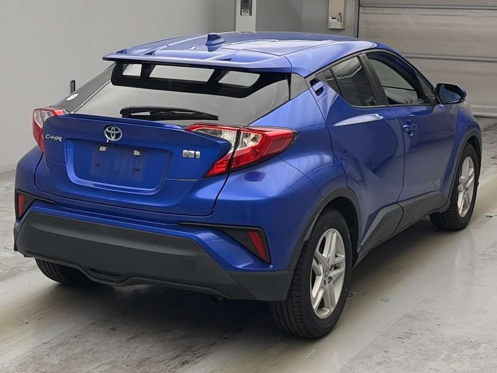 2022 Toyota C-HR S auction photo 2