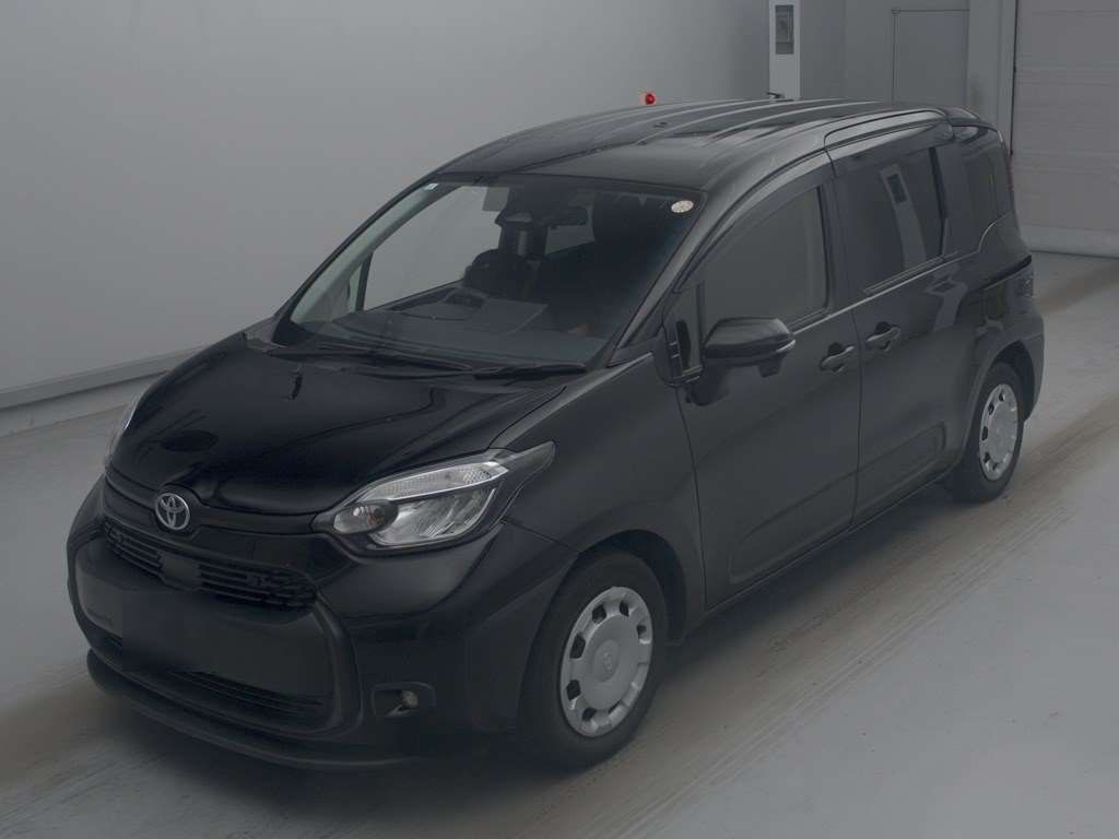 2022 Toyota Sienta Hybrid X Japan auction vehicle