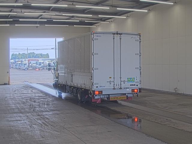 2005 Isuzu Forward アルミウイング auction photo 2