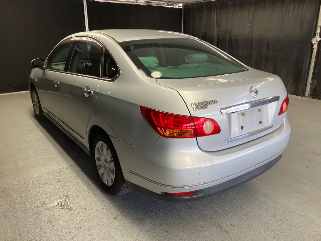 2009 Nissan ブルーバードシルフィ 20M auction photo 2