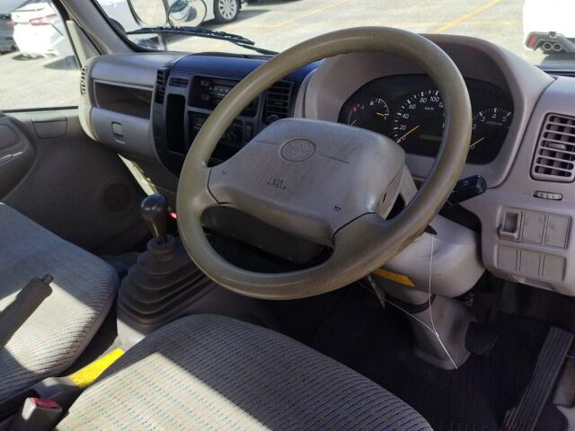 2004 Toyota Dyna auction photo 3