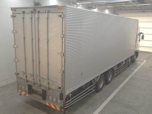 2016 Mitsubishi Fuso Refrigerated and frozen trucks auction photo 2