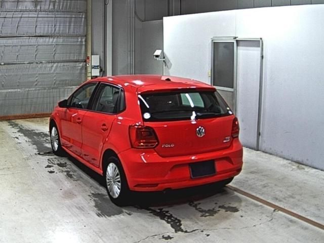 2016 Volkswagen ポロ TSIコンフォートライン auction photo 2
