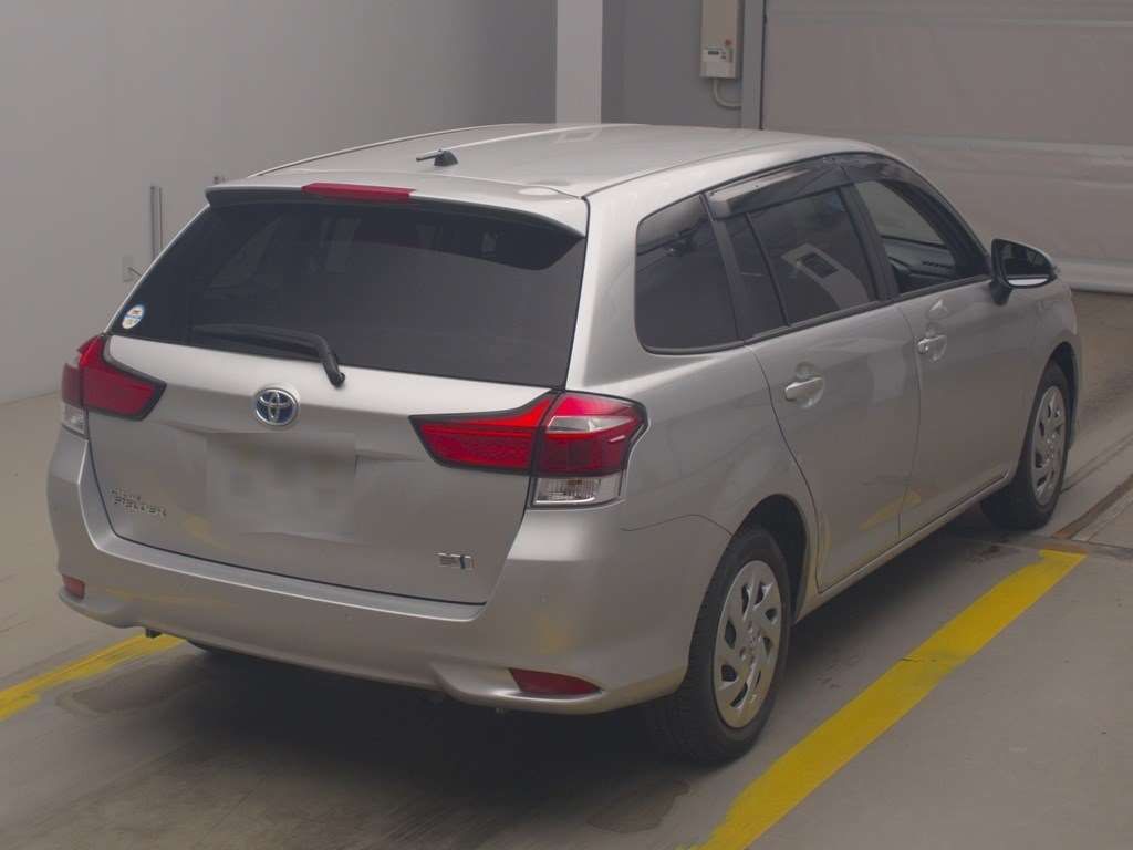 2021 Toyota Corolla Fielder Hybrid EX auction photo 2