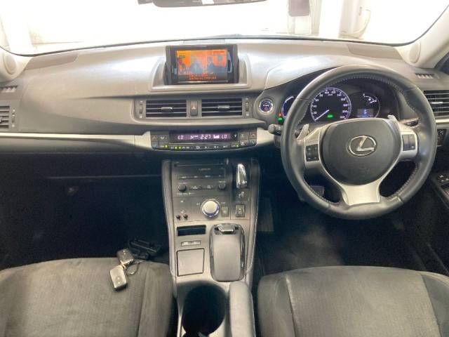 2011 Lexus CT200h auction photo 2