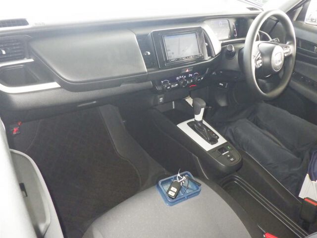 2025 Honda Fit EHEVベーシック auction photo 3