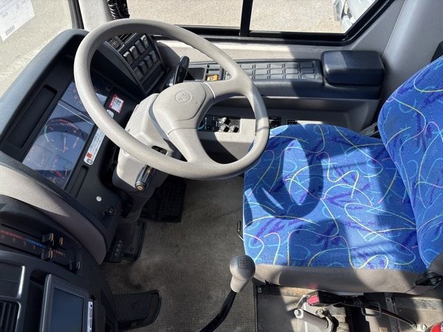 2009 Isuzu ガーラミオ バス auction photo 5