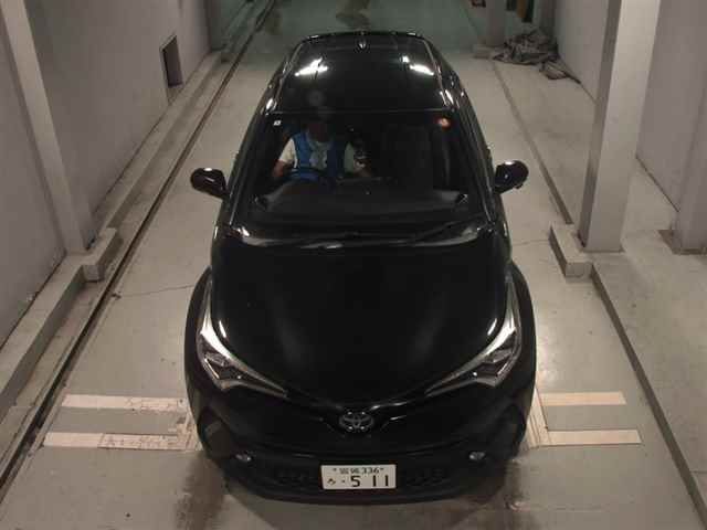 2017 Toyota C-HR G LEDエディション auction photo 6