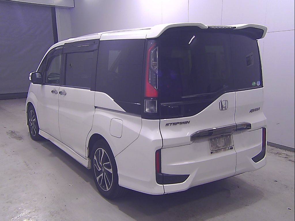 2017 Honda Stepwgn クールスピリットホンダセンシング 7人 auction photo 5
