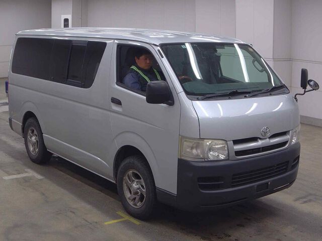 Japan Auction Vehicles 8 2005 Toyota Hiace ロングDX 4WD auction photo