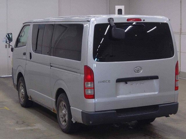 2005 Toyota Hiace ロングDX 4WD auction photo 2